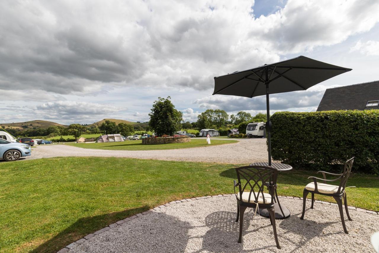 Cosy Caravan On Luxury Campsite Hulme End Exterior foto
