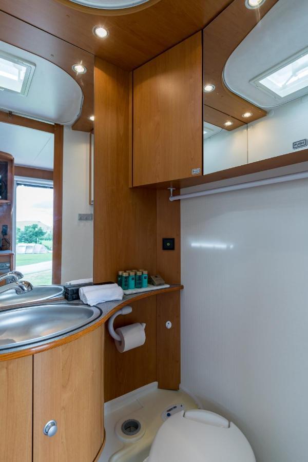 Cosy Caravan On Luxury Campsite Hulme End Exterior foto